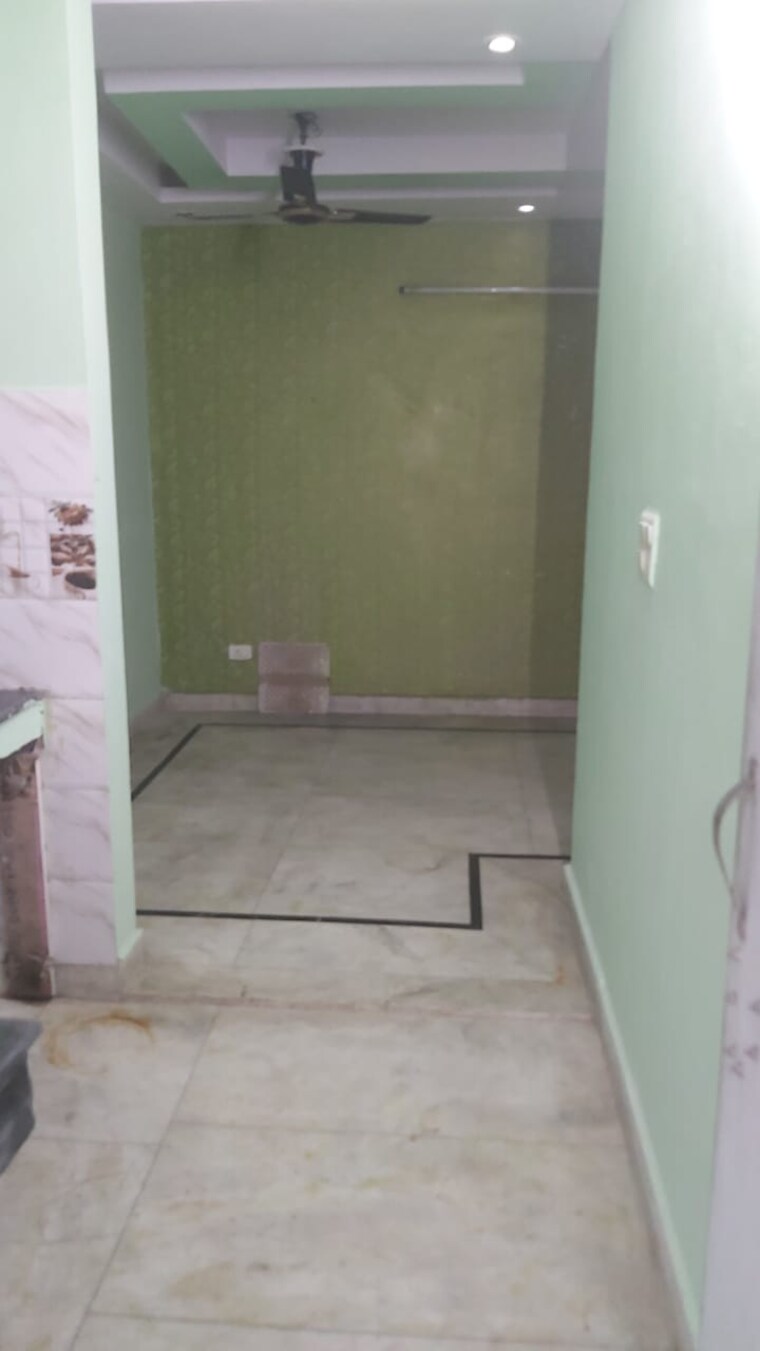 Bathroom, mayur vihar 2.5 Bedroom 750 Sq.Ft. Builder Floor In Mayur Vihar Delhi 9681395