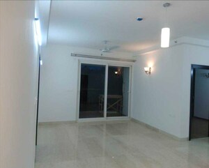 Room in 2 BHK Apartment at Prestige Misty Waters, Hebbal – for Rent