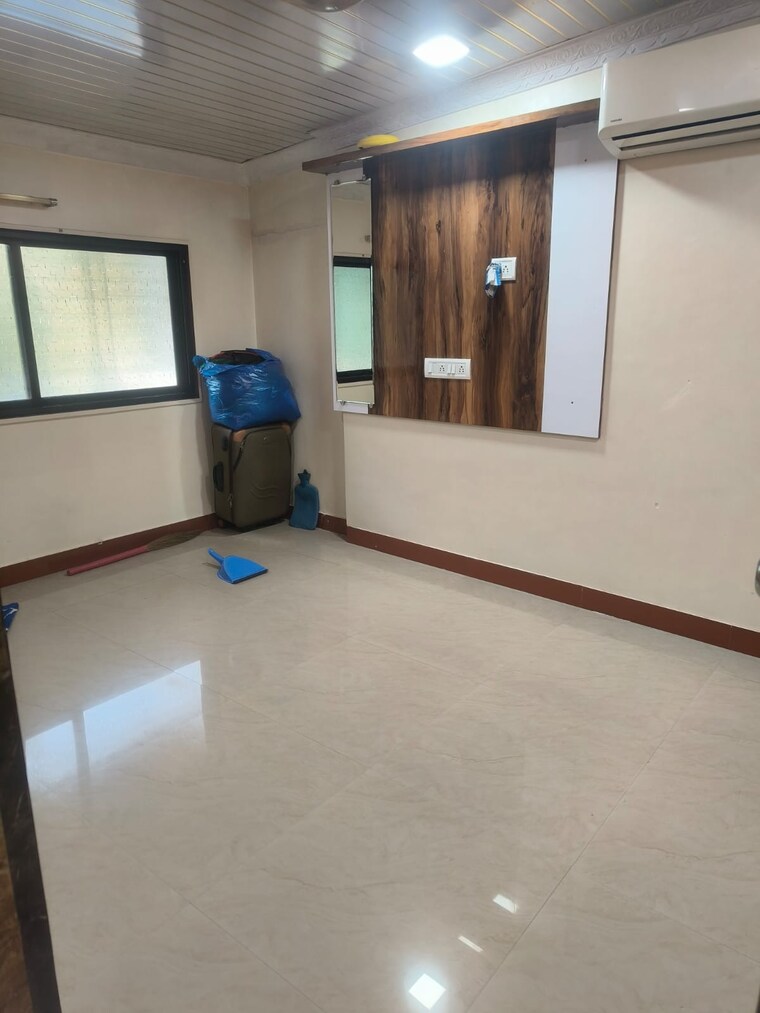 Room, kurla east 1 Bedroom 460 Sq.Ft. Apartment In Kurla East Mumbai 9681397