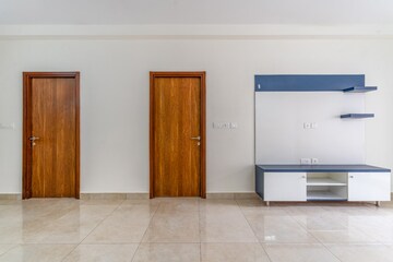 Room in 3.5 BHK Apartment at Prestige Waterford, Whitefield – for Rent