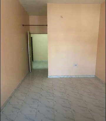 Room in 2 BHK Apartment at Husainganj – for Rent