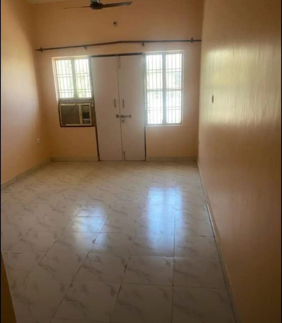 2 BHK Apartment For Rent in Husainganj