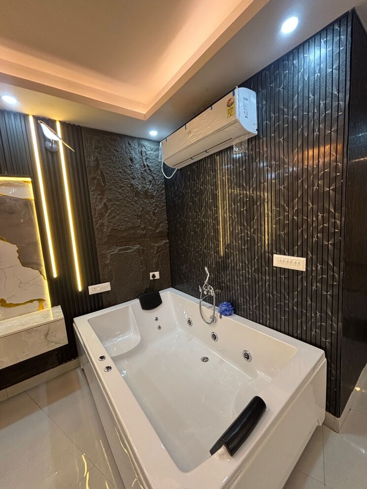 Team Area, gaur-city-plaza 1 RK 565 Sq.Ft. Apartment In Gaur City 1 Greater Noida 9681416