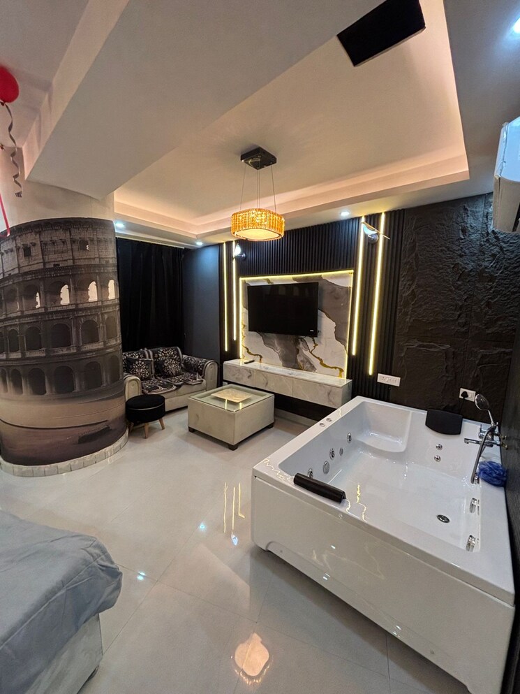 Team Area, gaur-city-plaza 1 RK 565 Sq.Ft. Apartment In Gaur City 1 Greater Noida 9681416