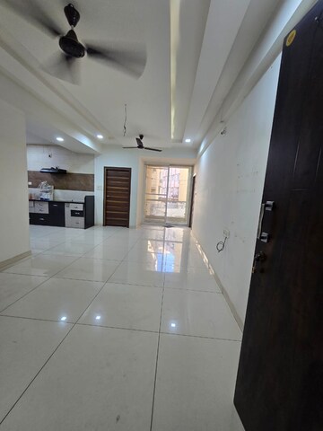 Building Lobby in 3 BHK Apartment at New Vip Road – for Rent