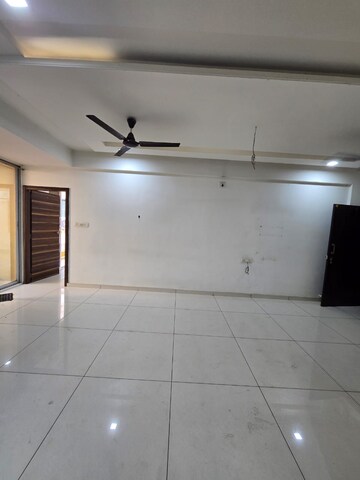 Bathroom in 3 BHK Apartment at New Vip Road – for Rent