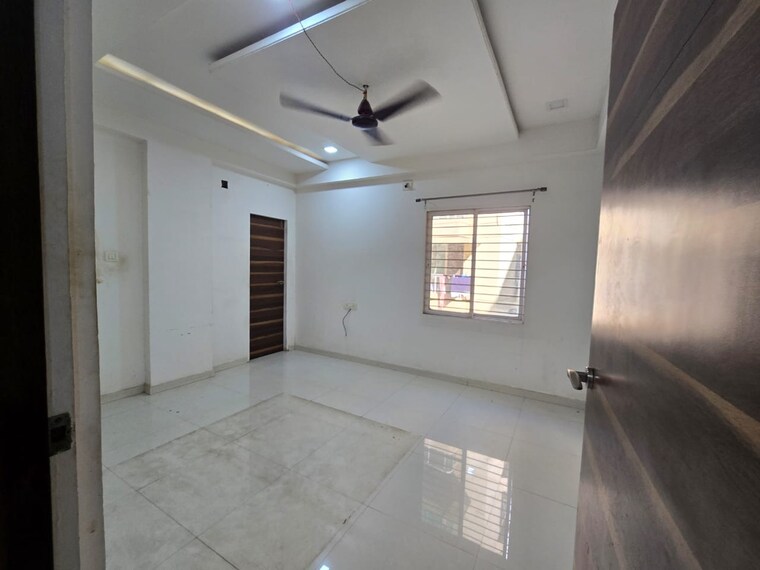 Room, new vip road 3 Bedroom 1700 Sq.Ft. Apartment In New Vip Road Vadodara 9681414