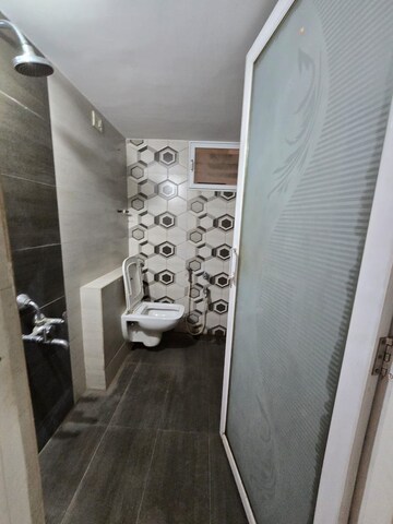 Bathroom in 3 BHK Apartment at New Vip Road – for Rent