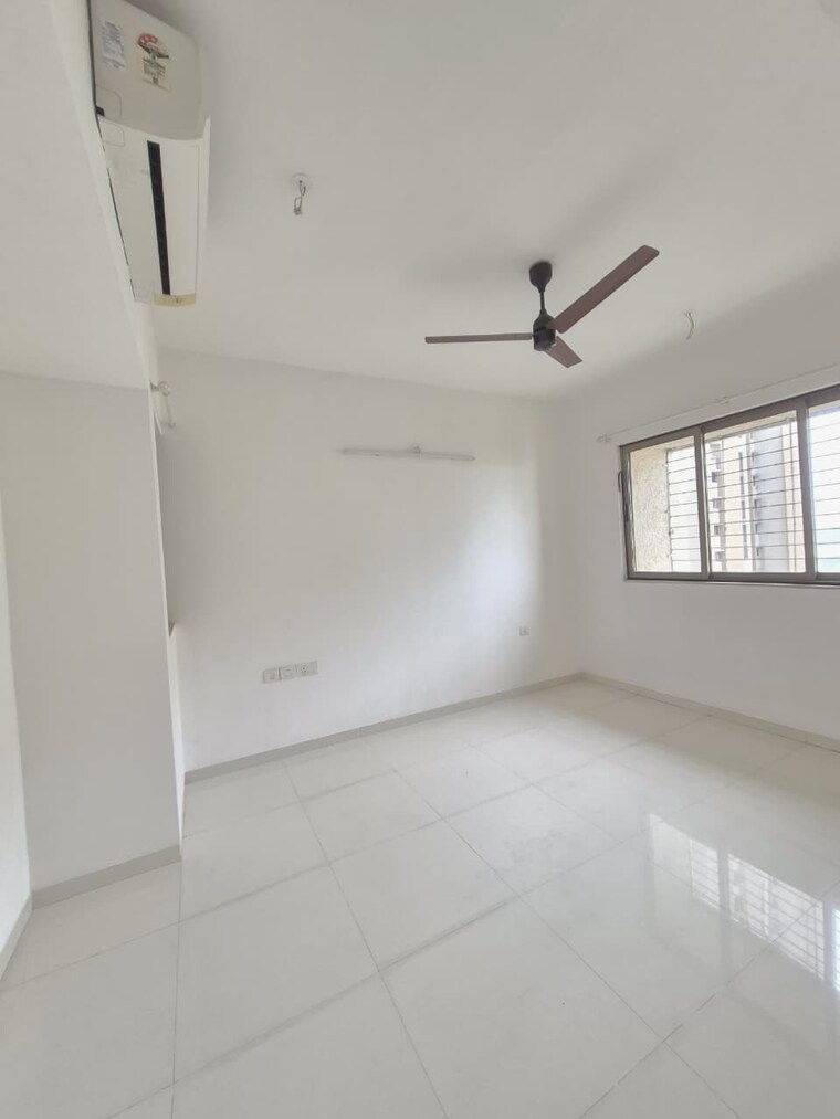 Room, lodha-splendora 2.5 Bedroom 850 Sq.Ft. Apartment In Ghodbunder Road Thane 9681420