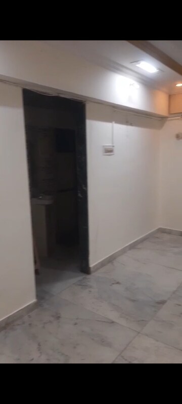 Room in 1 BHK Apartment at Kurla East – for Rent