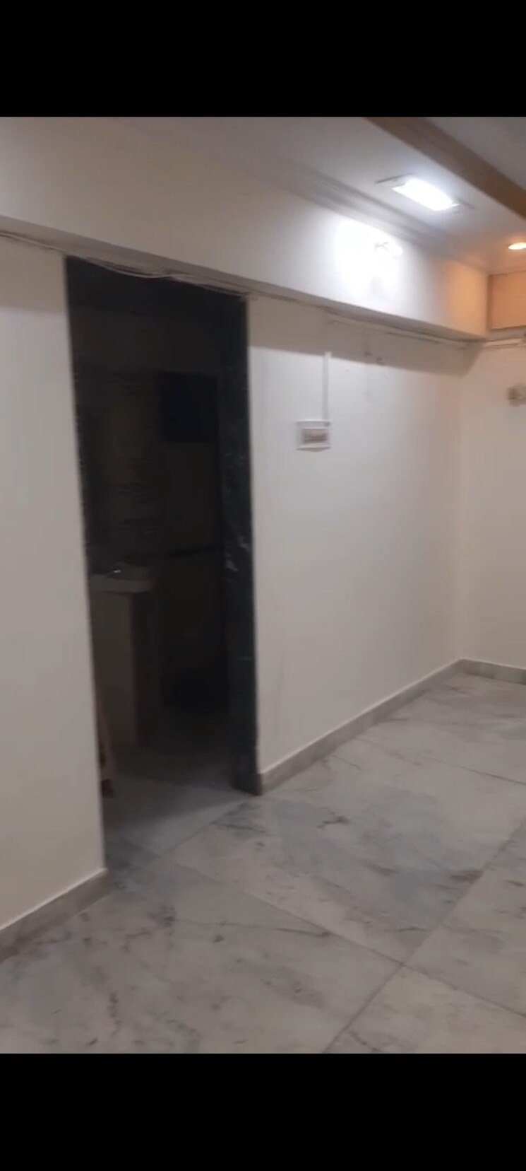 Room, kurla east 1 Bedroom 450 Sq.Ft. Apartment In Kurla East Mumbai 9681421