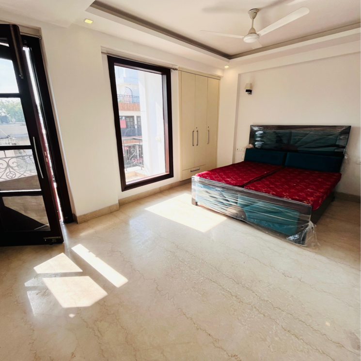 Room, safdarjung development area 3 Bedroom 200 Sq.Yd. Builder Floor In Safdarjung Development Area Delhi 9681429