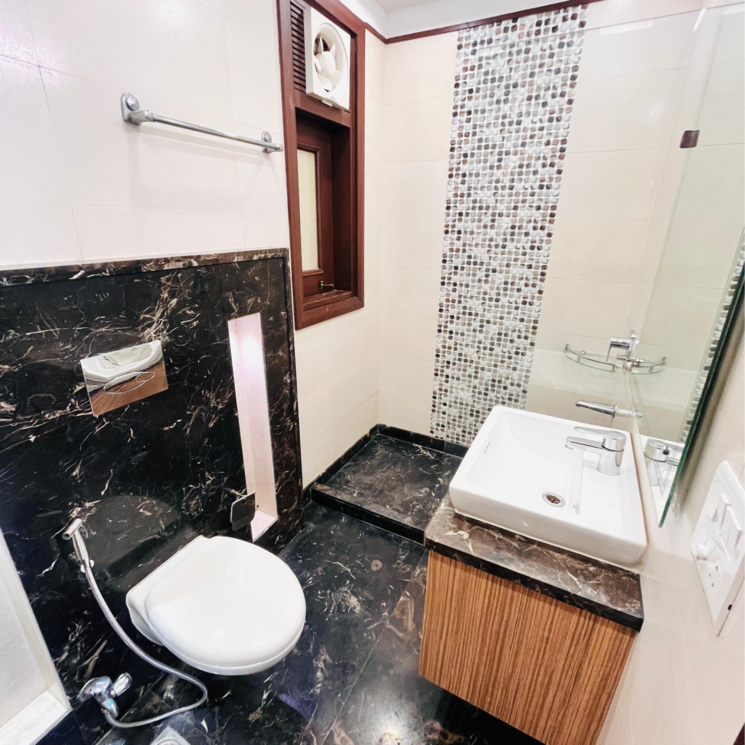 Team Area, safdarjung development area 3 Bedroom 200 Sq.Yd. Builder Floor In Safdarjung Development Area Delhi 9681429