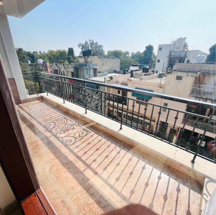 Balcony, safdarjung development area 3 Bedroom 200 Sq.Yd. Builder Floor In Safdarjung Development Area Delhi 9681429