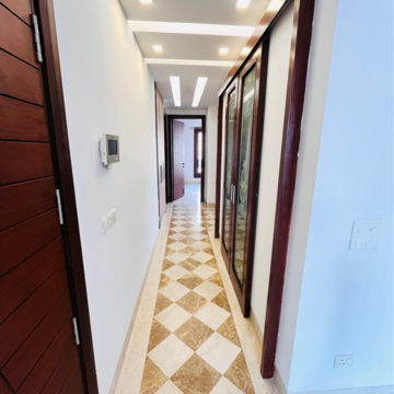 Building Lobby in 3 BHK Builder Floor at Safdarjung Development Area – for Rent