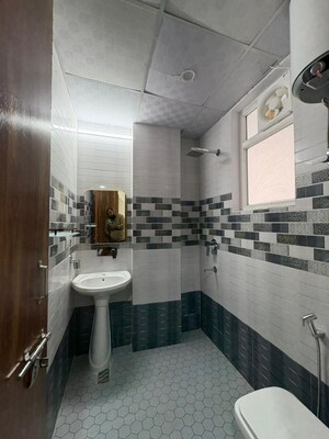 Master Bedroom in 1.5 BHK Penthouse at Saurabh Niwas, Sector 40 – for Rent