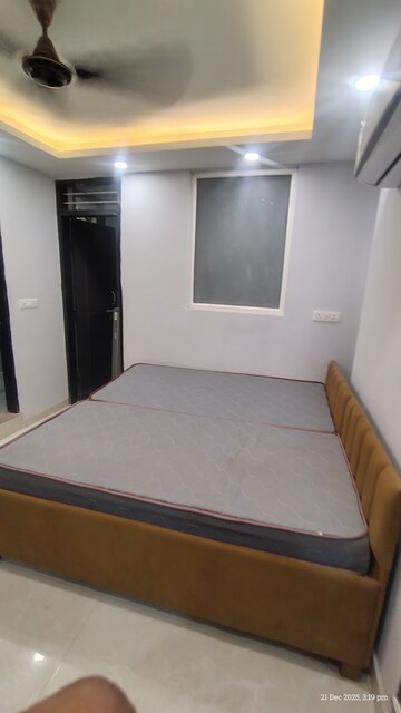 Furnished Amenities in 1 RK Penthouse at Greenwood City, Sector 40 – for Rent