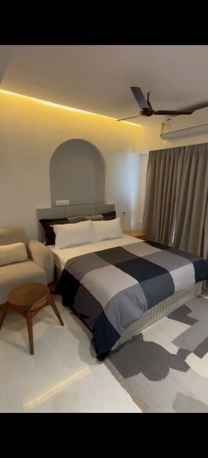 Team Area in 2 BHK Apartment at New Ocean View, Andheri West – for Rent