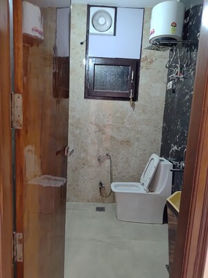 Bathroom in 2 BHK Builder Floor at Eldeco Ananda, Sector 48 – for Rent