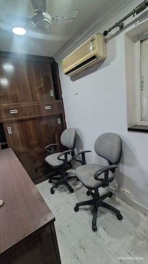 Master Bedroom in 3.5 BHK Apartment at Unitech Palms, South City 1 – for Rent