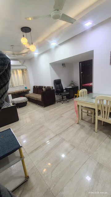 Master Bedroom in 2.5 BHK Apartment at The Retreat Gurgaon, Sector 41 – for Rent