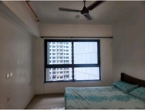 Room in 3 BHK Apartment at Kalpataru The Sunrise, Kolshet Road – for Rent