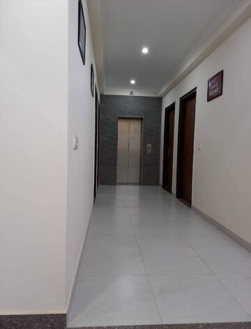 Building Lobby in 1 RK Penthouse at Saurabh Niwas, Sector 40 – for Rent