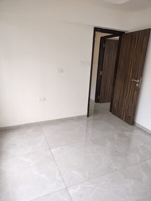 Room in 2 BHK Apartment at Sanket Solitaire Aawas, Chembur – for Rent