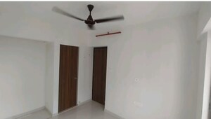 Room in 1 BHK Apartment at Dosti Greater Thane, Kalher – for Rent