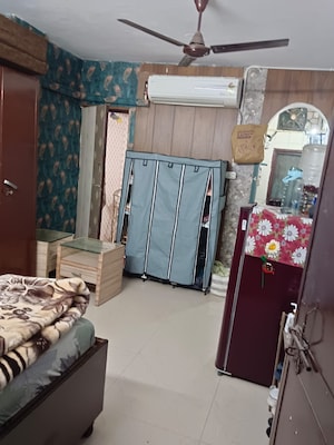 Team Area in 1 RK Builder Floor at Lajpat Nagar 4 – for Rent