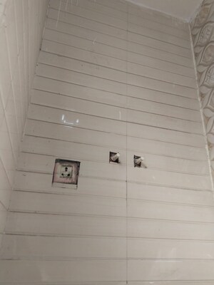 Bathroom in 2 BHK Builder Floor at Sector 46 – for Rent