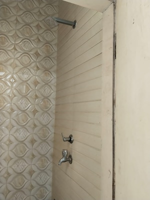 Bathroom in 2 BHK Builder Floor at Sector 46 – for Rent