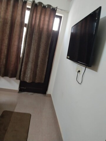 Furnished Amenities in 2 BHK Builder Floor at Sector 38 – for Rent