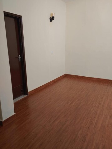 Room in 2 BHK Builder Floor at Ansal Plaza Sector-23, Sector 23 – for Rent