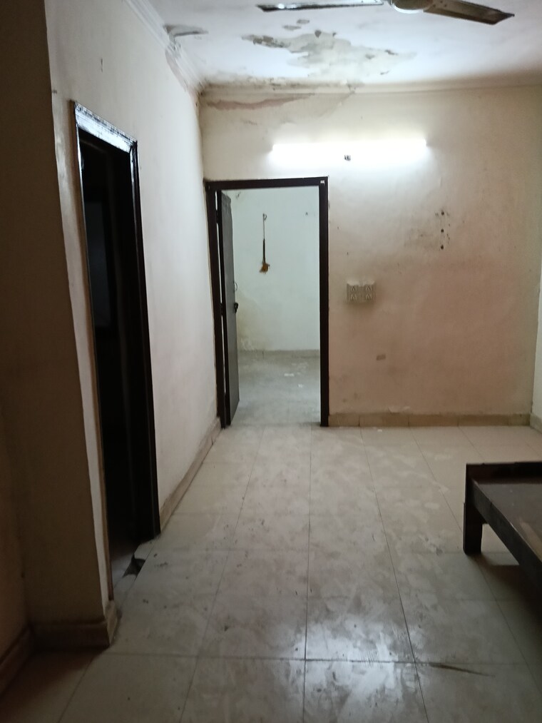Room, paryavaran complex 2 Bedroom 850 Sq.Ft. Builder Floor In Paryavaran Complex Delhi 9681534