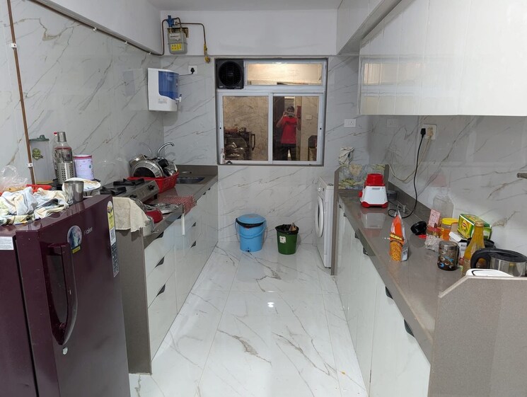 Room, malad east Pg For Boys In Malad East 9681533