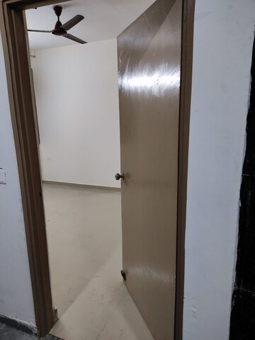 Room in 2 BHK Builder Floor at Sector 23 – for Rent