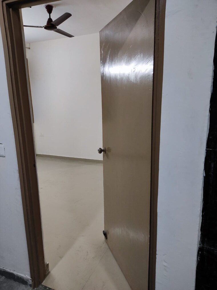 Room, sector 23 2 Bedroom 1450 Sq.Ft. Builder Floor In Sector 23 Gurgaon 9681544