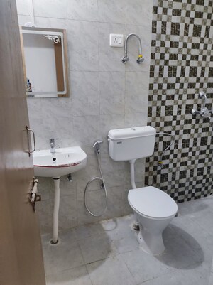 Bathroom in 2 BHK Builder Floor at Sector 23 – for Rent