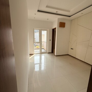 Room in 3 BHK Apartment at Pareena Coban Residences, Sector 99a – for Sale