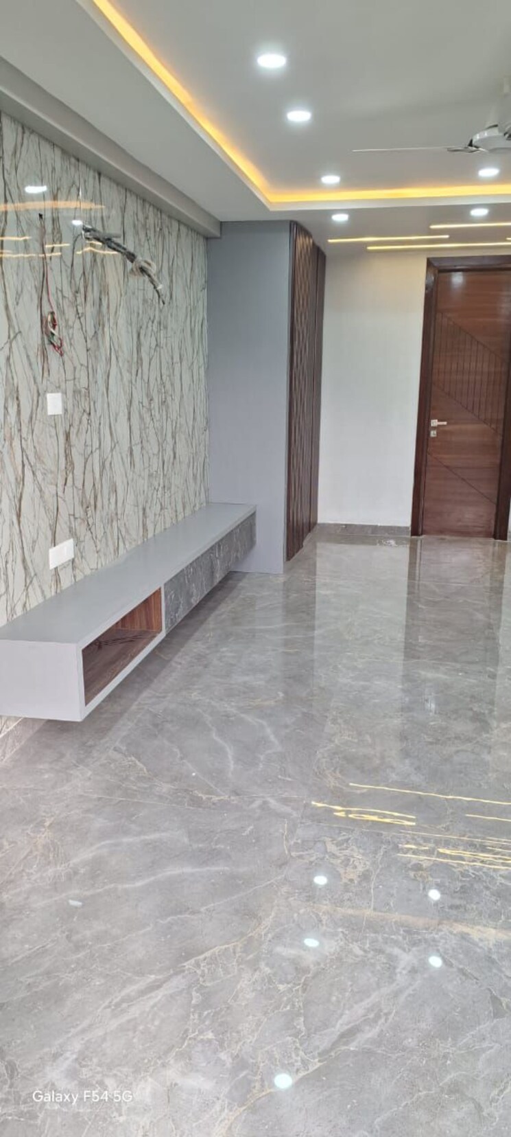 Room, sector 23 3 Bedroom 1850 Sq.Ft. Builder Floor In Sector 23 Gurgaon 9681553