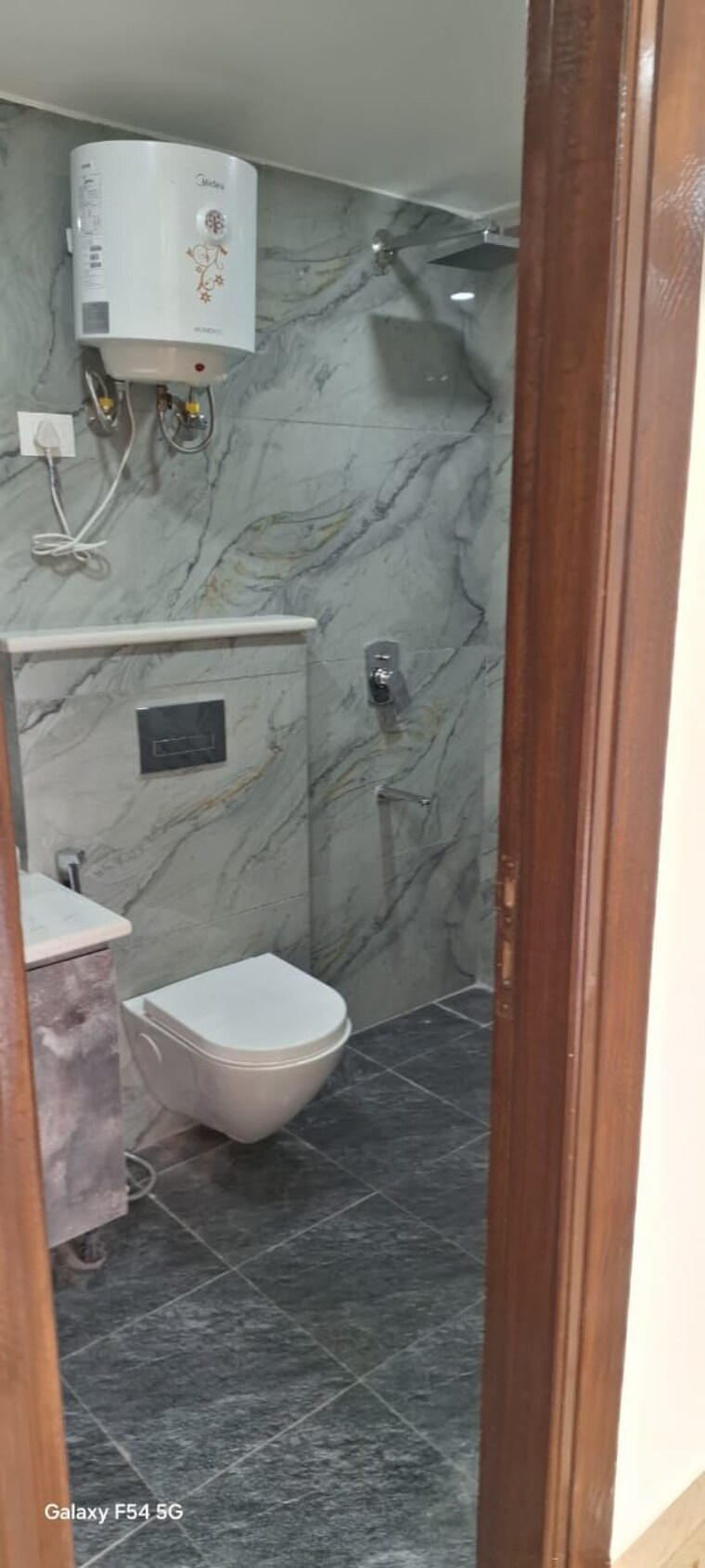 Bathroom, sector 23 3 Bedroom 1850 Sq.Ft. Builder Floor In Sector 23 Gurgaon 9681553