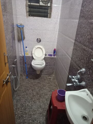 Bathroom in 2 BHK Builder Floor at Miracle Apartments, Btm Layout – for Rent