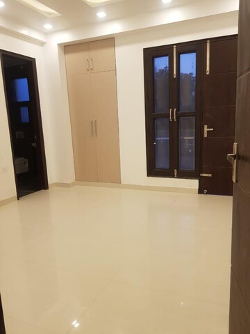 Furnished Amenities in 2 BHK Builder Floor at Palam Vihar – for Rent