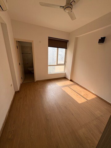 Room in 3.5 BHK Apartment at Emaar Imperial Gardens, Sector 102 – for Rent