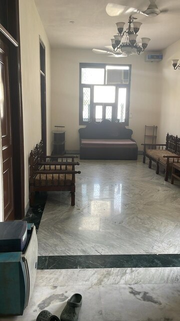 Living Room in 2 BHK Builder Floor at Sector 23 – for Rent