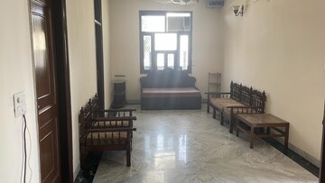 Living Room in 2 BHK Builder Floor at Sector 23 – for Rent