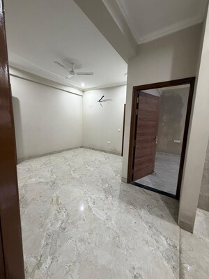 Room in 1 BHK Builder Floor at Sector 23 – for Rent