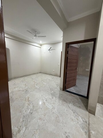 Room in 1 BHK Builder Floor at Sector 23 – for Rent