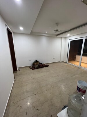 Room in 3 BHK Builder Floor at Dharam Colony – for Rent